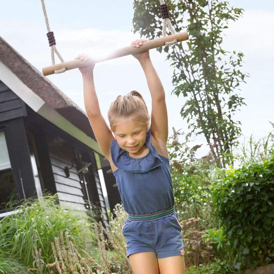 Berg Playbase Medium TT met houten schommelzitje en trapeze